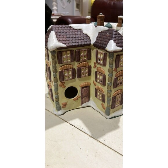 House of Lloyd Christmas Around the World Turn to the Century Village Light Box - Picture 9 of 11